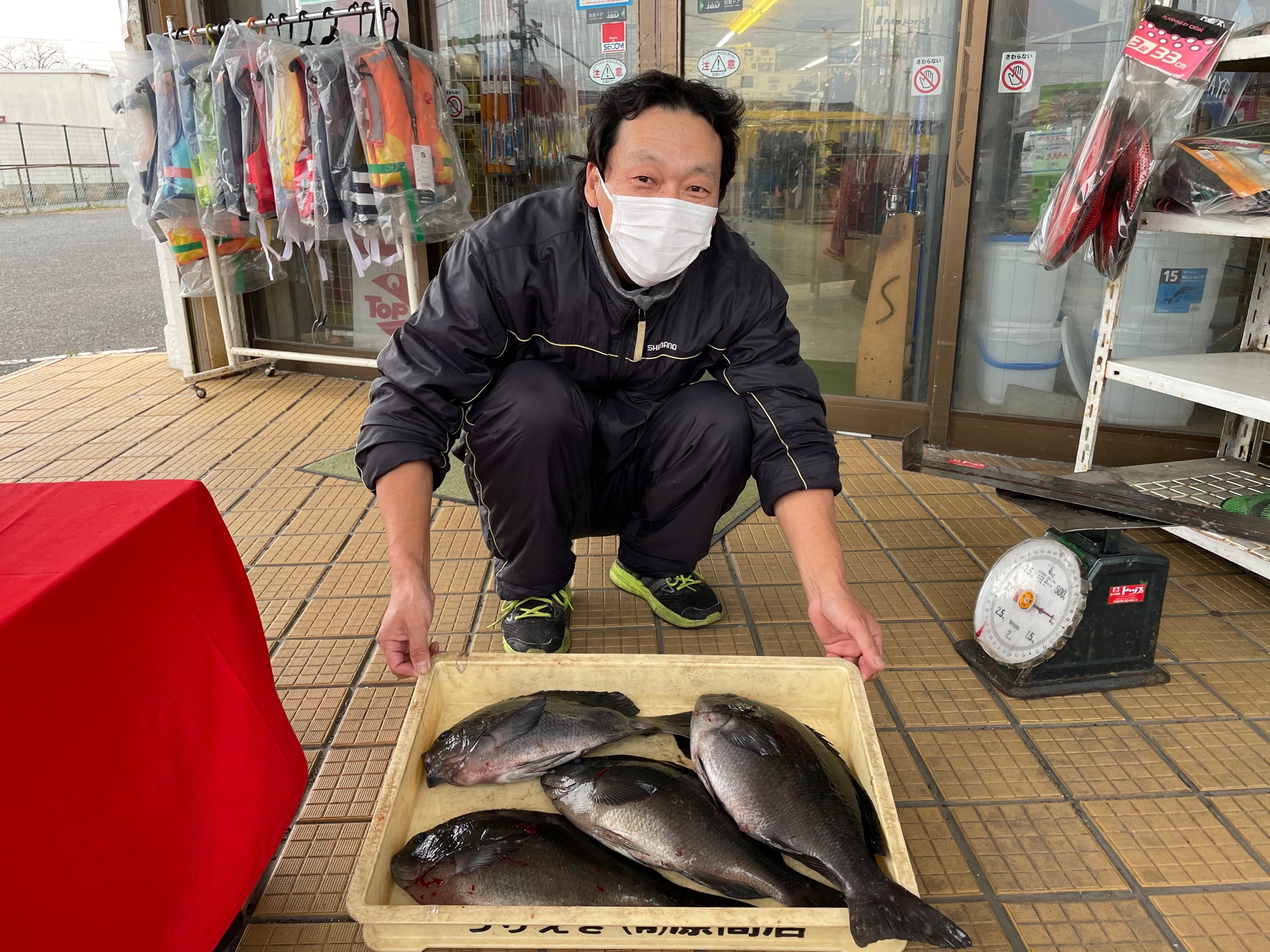 クロ